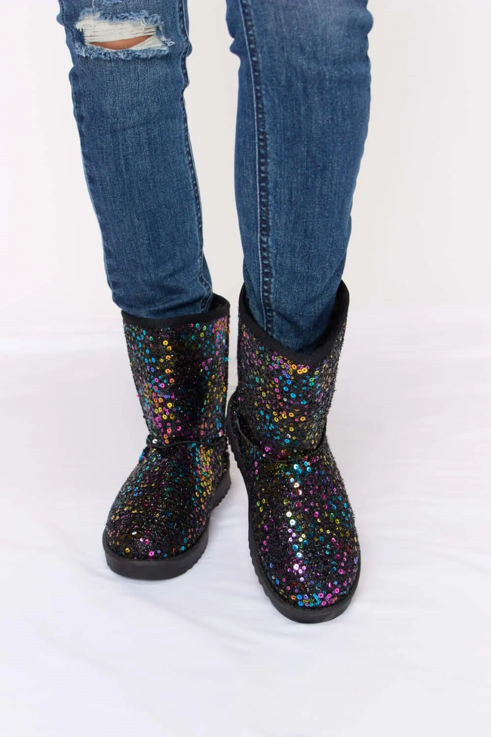 Black Sequin Thermal Flat Short Boots