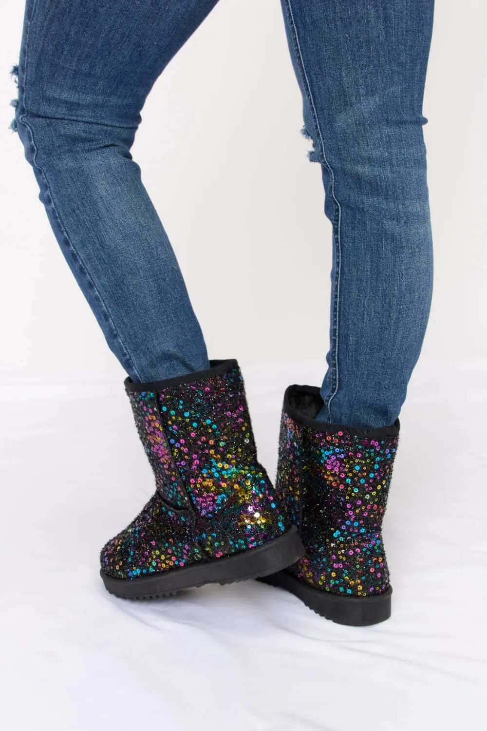 Black Sequin Thermal Flat Short Boots