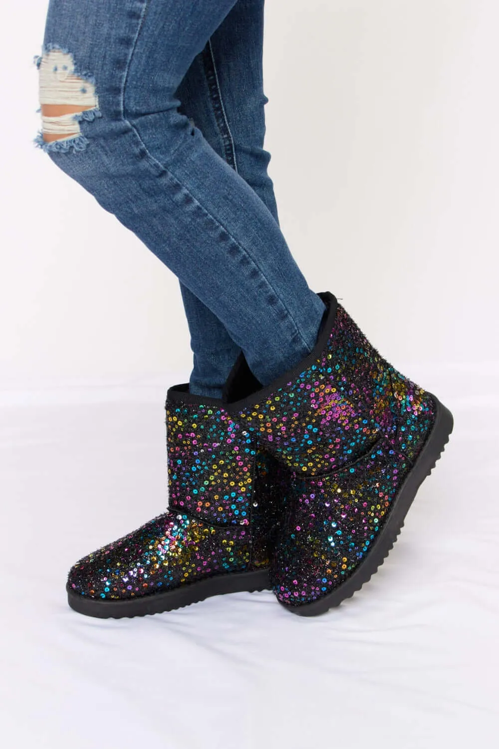 Black Sequin Thermal Flat Short Boots