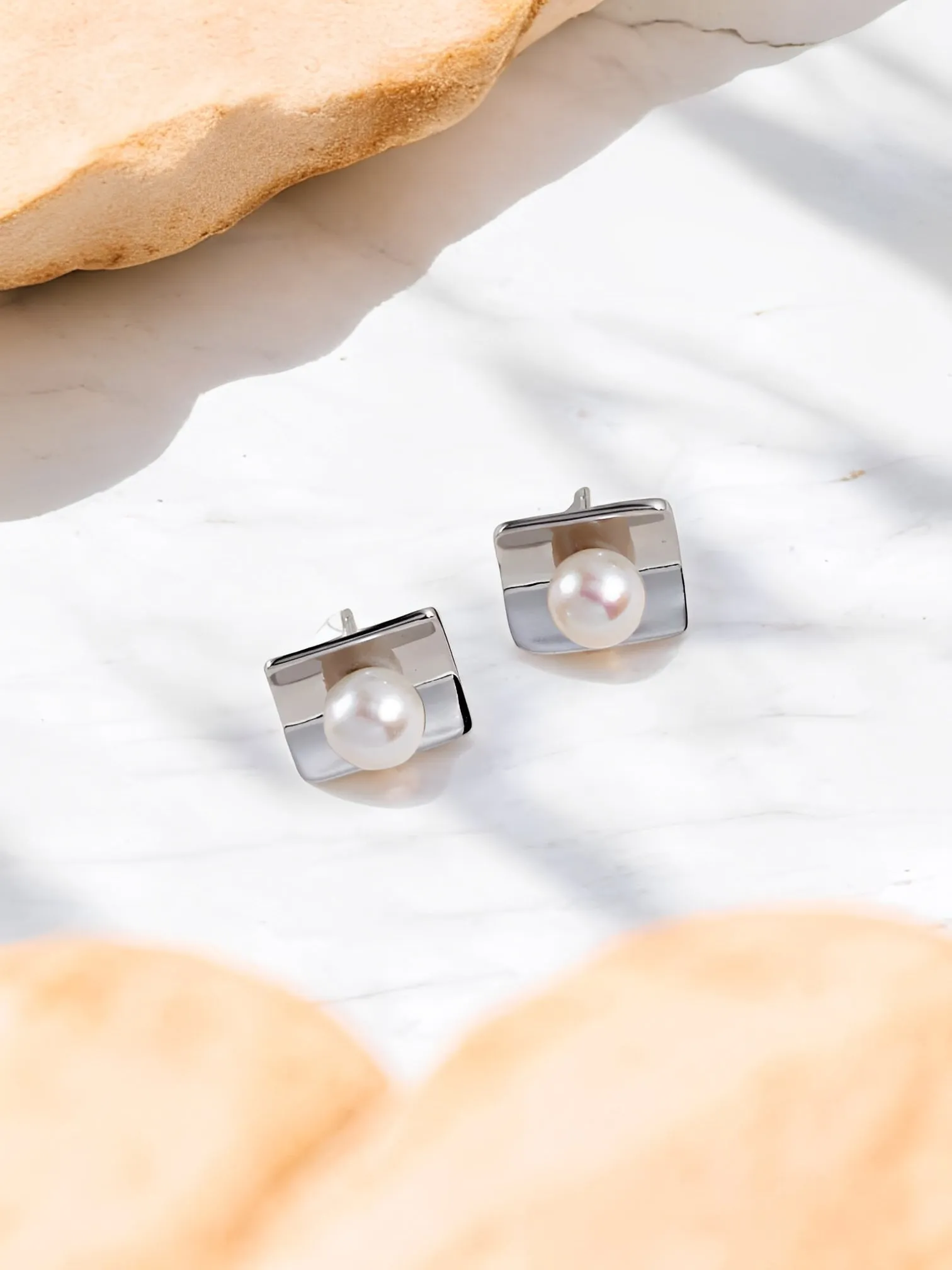 Luminosa - Simple Square Freshwater Pearl Stud