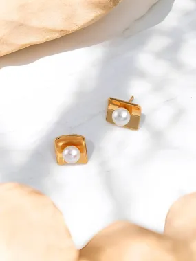 Luminosa - Simple Square Freshwater Pearl Stud