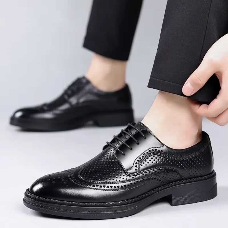 Men's Perforated Leather Wingtip Oxford Shoes with Brogue Design | Ideal for All Seasons