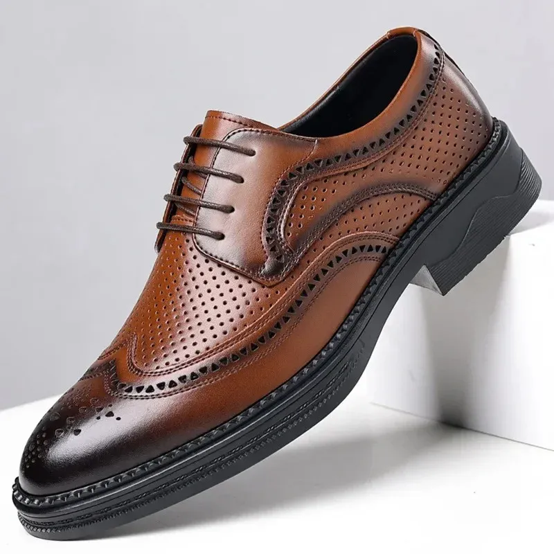 Men's Perforated Leather Wingtip Oxford Shoes with Brogue Design | Ideal for All Seasons