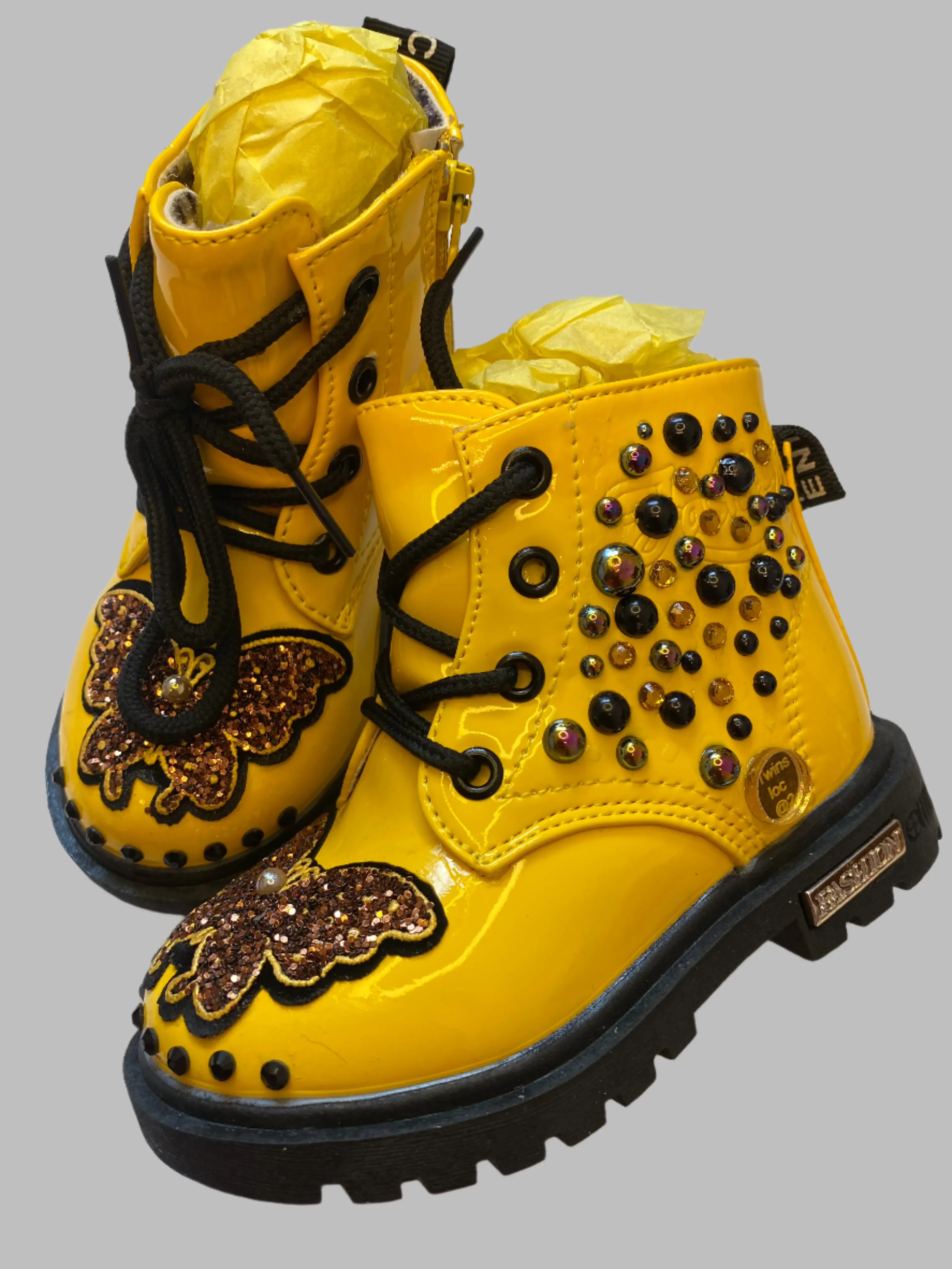 YELLOW 8 SIZE GIRLS CUSTOM BEDAZZLED ONE OF A KIND BOOTS