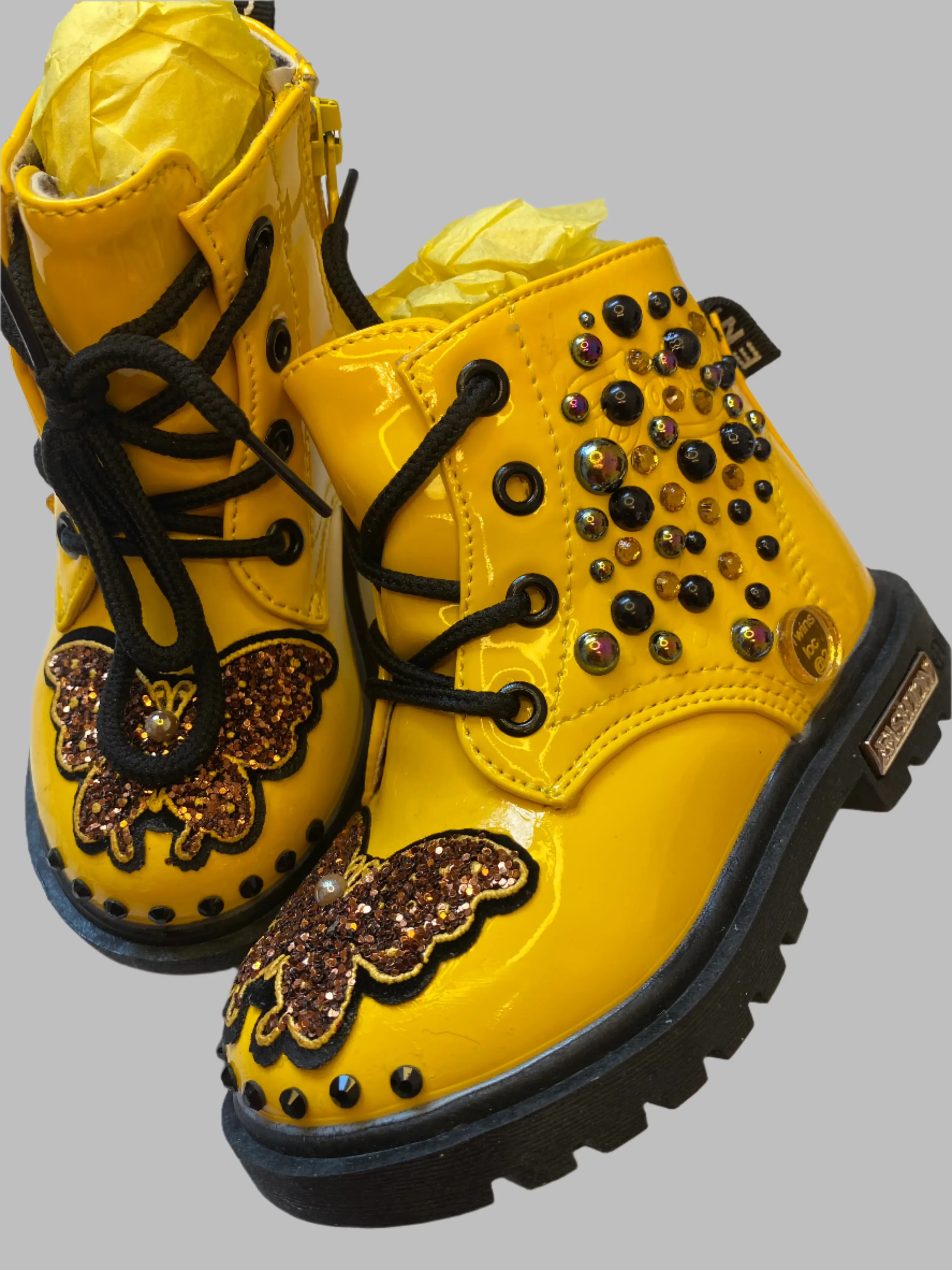 YELLOW 8 SIZE GIRLS CUSTOM BEDAZZLED ONE OF A KIND BOOTS